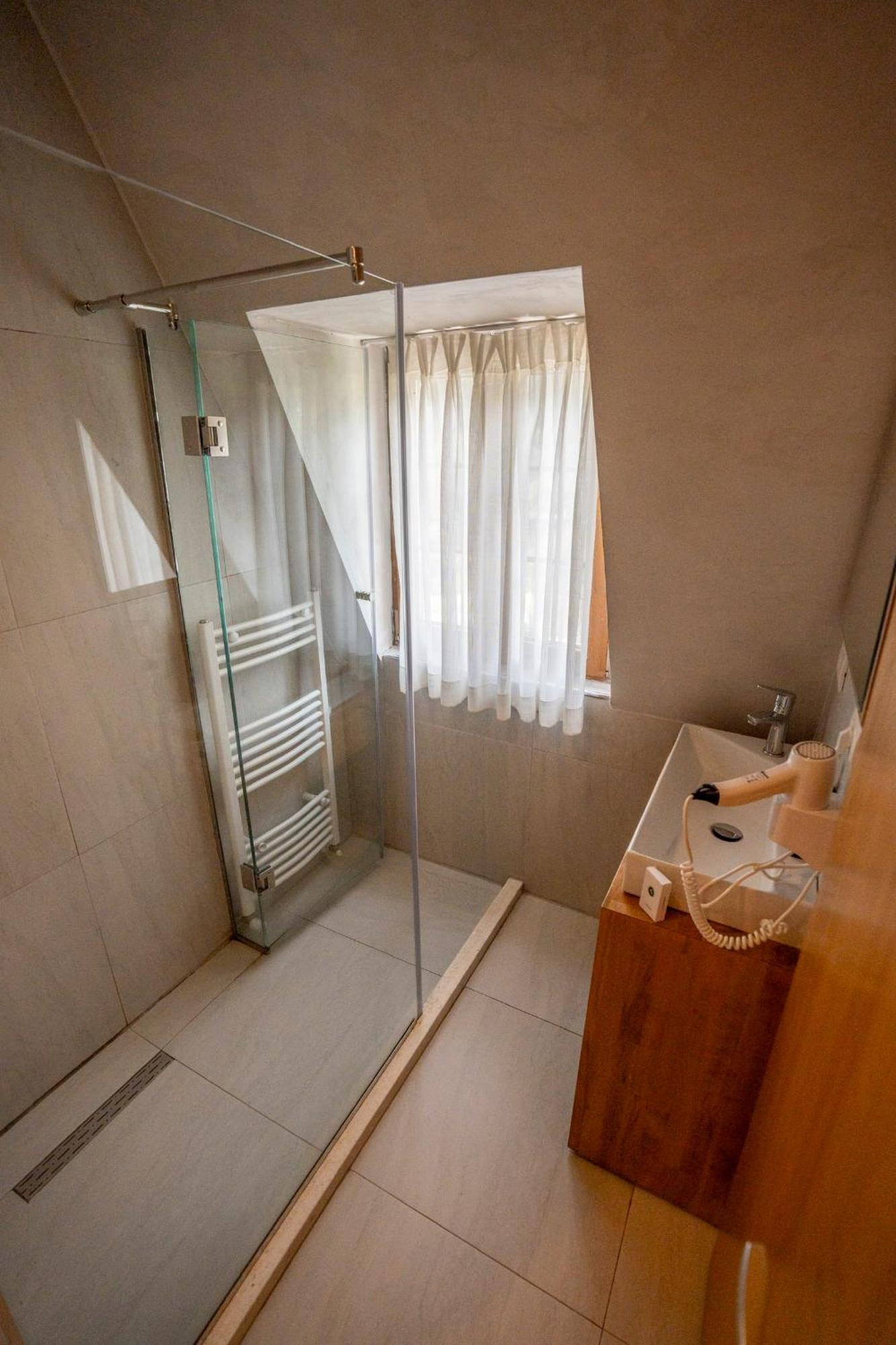 Hotel Restaurant Alpet Theth Zewnętrze zdjęcie
